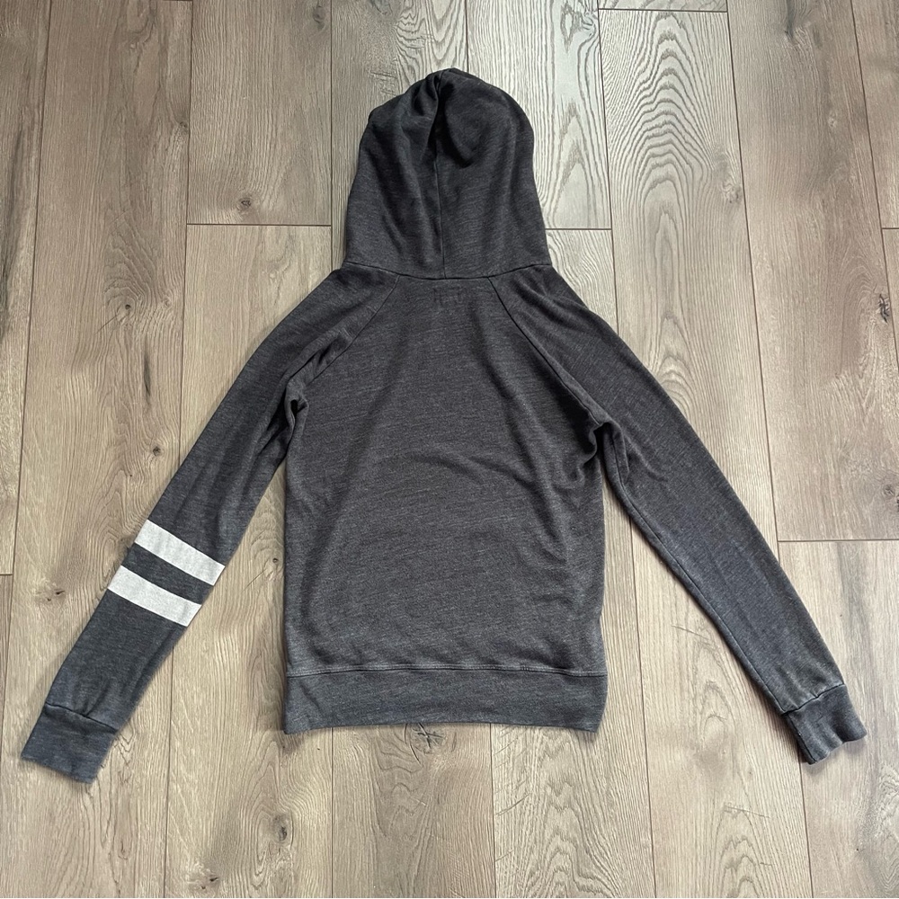 Sundry Women’s Medium Sailboat Gray Pullover Hoodie - Picture 2 of 8